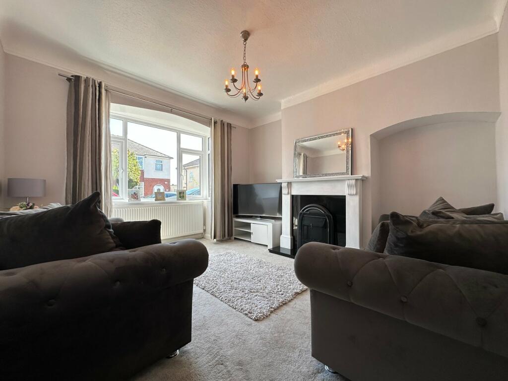 ClickEstatesUK's tweet photo. Stunning semi detached executive family home on the market 🏡🔑

📍Lythcoe Avenue, Fulwood, Preston, PR2

𝗩𝗜𝗘𝗪 𝗧𝗛𝗘 𝗣𝗥𝗢𝗣𝗘𝗥𝗧𝗬 𝗛𝗘𝗥𝗘: https://t.co/H3u9gulJcT

📱 01772 717560

🌐 https://t.co/i8f2IPuE8H https://t.co/oTqOcDkF9B