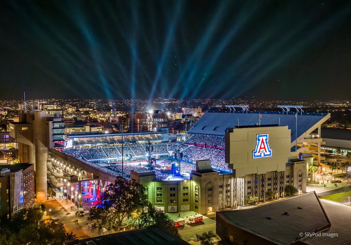 SkypodImages's tweet photo. Congrats to Class of 2023 #universityofarizona #Uarizona #beardown #wildcatforlife #beardowngrad # https://t.co/zOXIYYh28X