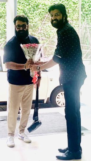 shri_shu's tweet photo. A day well spent with the Superstar Lalettan, Padma Shri Padma Bhushan Sri Mohanlal.! #films #movies #cinema #filmmaking #technology #superstar #lalettan #mohanlal #malayalam #india #legend #actor #padmashri #padmabhushan https://t.co/eNbzb5s1Rc
