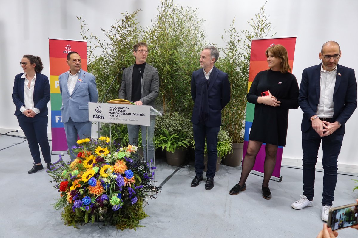 MParisCentre's tweet photo. 🏳️‍🌈🏳️‍⚧️ Un nouveau lieu de refuge et de solidarité LGBTQI+ à Paris Centre ! 

La Bulle, maison des solidarités, est inaugurée ce soir au 22 rue Malher par @ArielWeilT, @egregoire et @JeanLucRomero 👉 https://t.co/Ot9bzHcCmC

1/2 https://t.co/K16z3lLKB1
