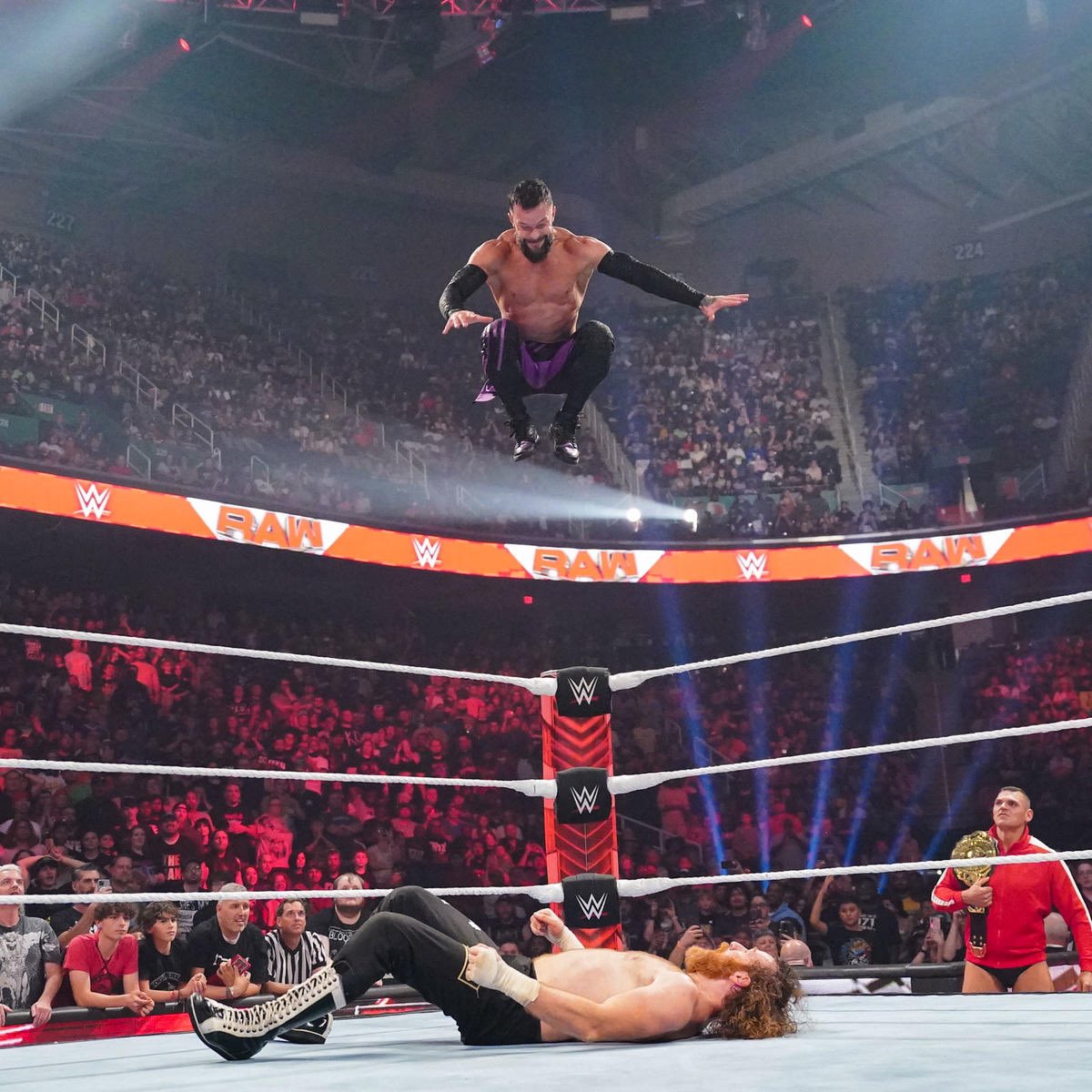 BulletsMayVary's tweet image. Ask and you shall receive. That’s exactly what I’ve been doing for myself and the Judgment Day, just like that we’ve pinned the Tag Team Champions. Some don’t take what we say seriously but we always provide examples, last night was just another one. The future is bright for us.