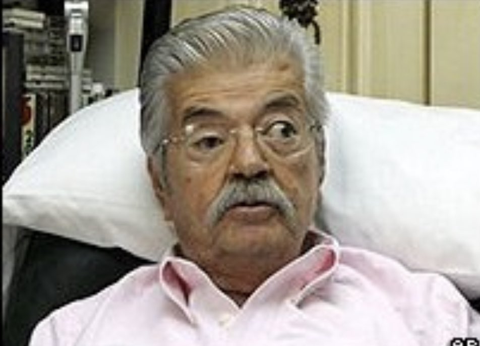 Con un ojo en el Juicio Político y con otro en los memes