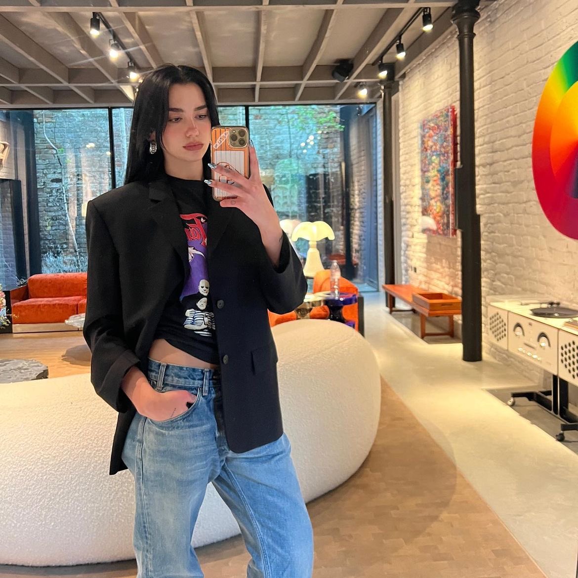 galleryofdl's tweet photo. dua lipa is the prettiest https://t.co/R1OuvTBpuD