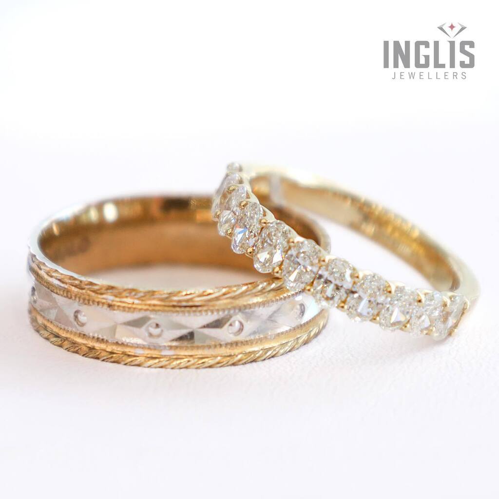 inglisjewellrs's tweet image. Get wedding ready with our beautiful selection of wedding bands 💎

Stop in at one of our four locations to find the perfect ring today! 

#shoplocal #weddingbands #matchingrings #weddingseason #weddingbandshopping #inglisjewellers #yellowgoldring #di… instagr.am/p/CsTyqHVLqsX/