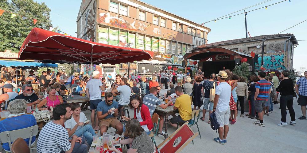 SO_LaRochelle's tweet photo. La Rochelle : vers le retour d’une guinguette au Gabut, cet été. La Ville lance un appel à candidatures pour recruter des foodtrucks en vue d’un « Été au Gabut », du 15 juin au 2 septembre.
https://t.co/QqbWaRsqBE https://t.co/Lz3BZHlNb3