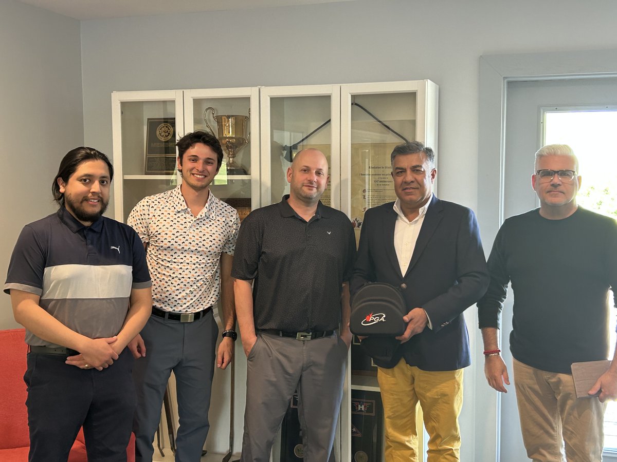 Yesterday, had a great meeting with <a href="/pgaofcanada/">PGA of Canada</a> Apprentice Professional - Harmeet <a href="/kahlontrio/">Harmeet Singh Kahlon</a> who is teaching golf in India and plans to work in golf in Canada soon. Enjoy the workshop today! 
#growthegame, #keeplearning