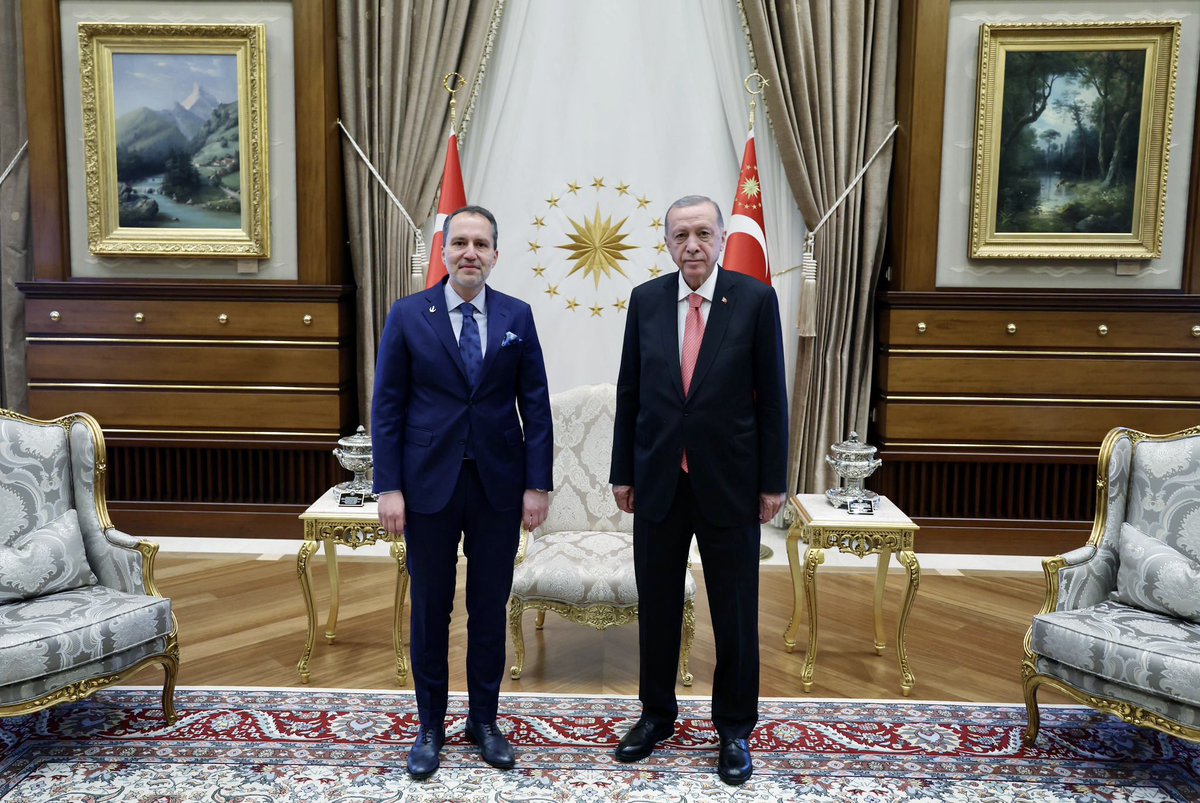Sayın Cumhurbaşkanımız Recep Tayyip Erdoğan ile Cumhurbaşkanlığı Külliyesi’nde bir araya gelerek, 14 Mayıs seçimleri ve 28 Mayıs’ta yapılacak 2. Tur seçimi ile ilgili değerlendirmede bulunduk.
