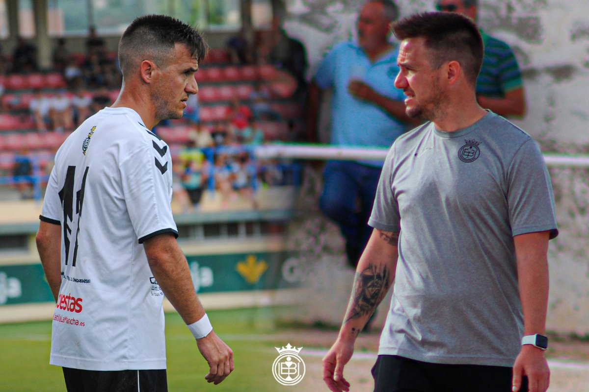 UBConquense's tweet photo. 💬 "Esto es para que veáis lo que cuesta ascender en cualquier categoría" 💬

Dani Gerica, hombre de club ⚪⚫ ¡Vamos Conquense! 

#UniónBalompédica #ConquenseAlé https://t.co/IblsSreBrm