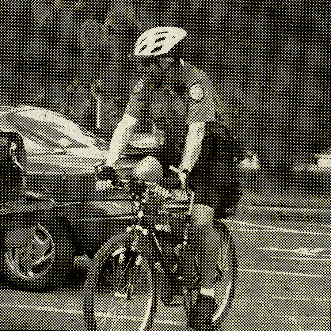 MuntzArchives's tweet photo. In 2001, the UT Tyler Police Department used bicycles for campus transportation. UT Tyler police officer Ben Kiser remarked, "It's easier to get around on a bike than in a squad car." https://t.co/cZSmyGHwAn #nationalpoliceweek #BikeMonth #cycling #ToolsOfTheTradeTuesday https://t.co/U2W8ELYDSu