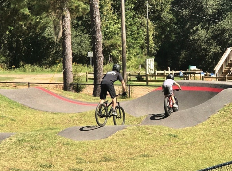 FlGuestDrctry's tweet photo. #Tallahassee has beautiful #parks and #greenways to explore.A #playground, #pumptrack, #RC Track, #Tennis, #Pickleball courts. Miles of #hiking and #bikeing, a professional class #discgolf course, plenty of places to #picnic, multiple baseball and softball fields, and open spaces https://t.co/AsBjfPW0ts
