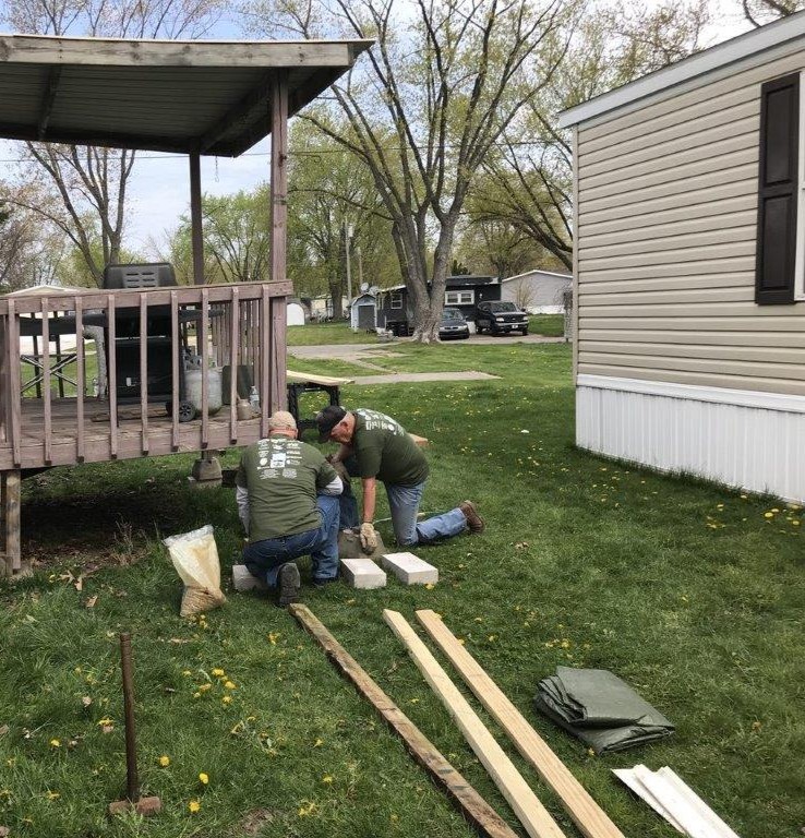 SteelTech_NA's tweet photo. For the third year, our teammates in Portage, IN  gave back to the community by being a house sponsor for Rebuilding Duneland. They spent their weekend repairing skirting around a trailer, repainting the entry deck and shuttering, and fixing a sagging deck.  #RebuildingDuneland https://t.co/QSA2eSReAe