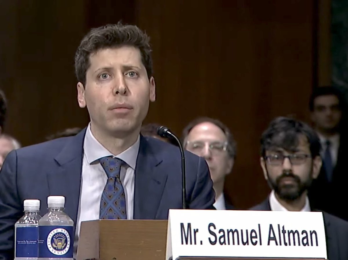 ❗Videos of the hearing for 'Oversight of AI: Rules for Artificial Intelligence' with Sam Altman.

- PBS: youtube.com/live/P_ACcQxJI…
- CBS: youtube.com/live/TO0J2Yw7u…
- CNBC: youtube.com/live/fP5YdyjTf…
- CNET: youtube.com/live/GVhPPgfn2…
- AP: youtube.com/live/xS6rGBpyt…
