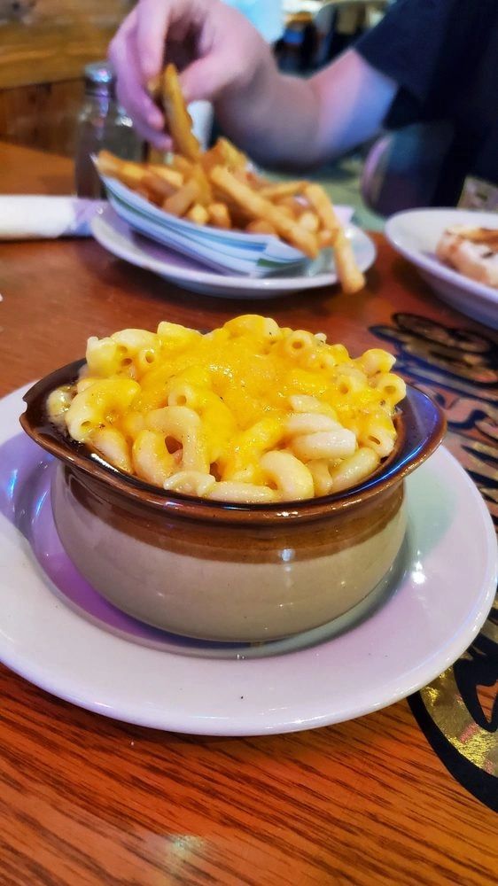 southsidecafe1's tweet photo. Who could ever resist a good mac? Here at our place, we love to bond over our love for a southern meal. Stop by today for an experienced you won't forget. #SouthsideCafe #NewOrleansEats #seafood #SlidellEats #cheers #ComfortFood #StTammanyEats https://t.co/R04gGddo5I