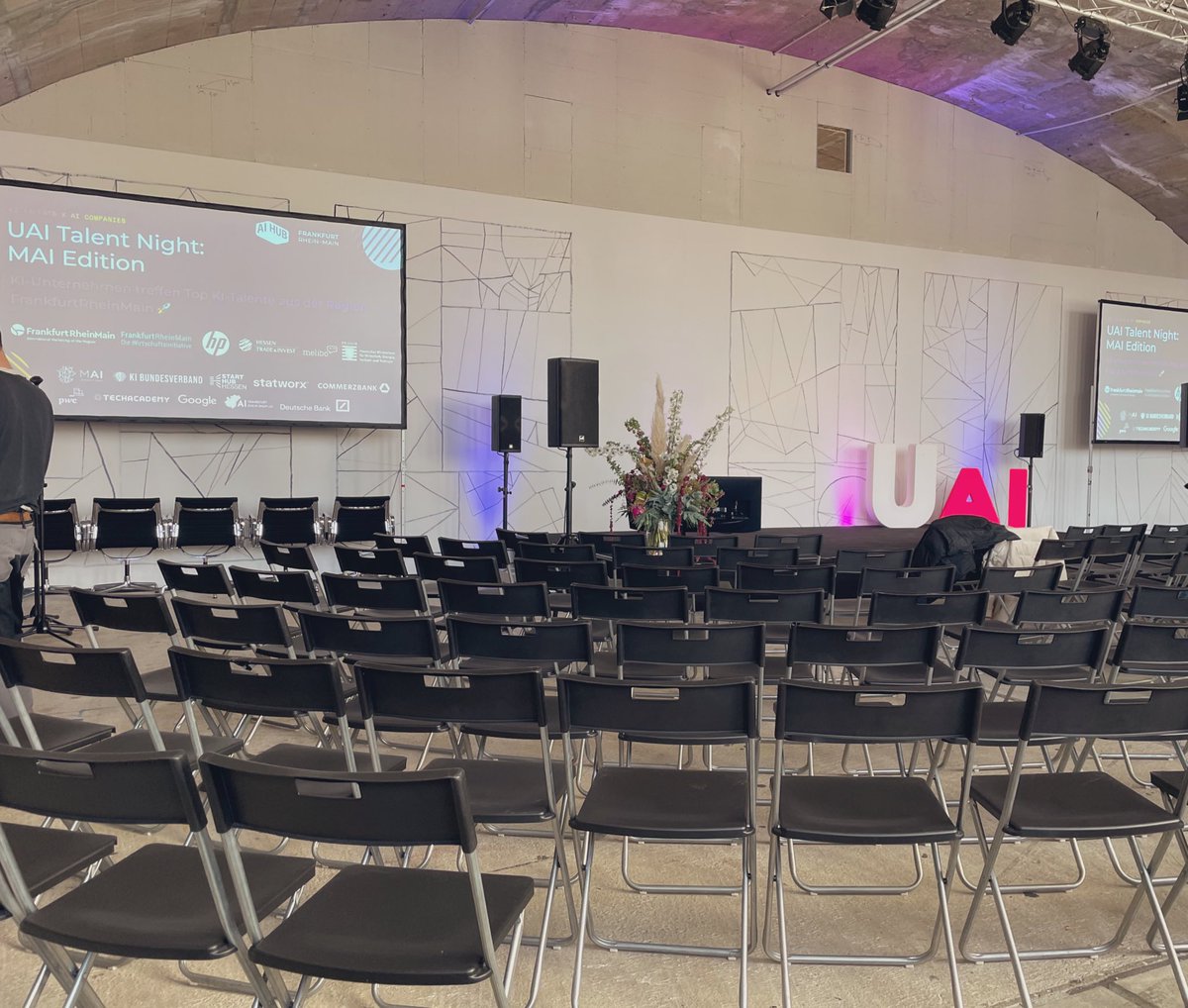 mona szyperski tweet media