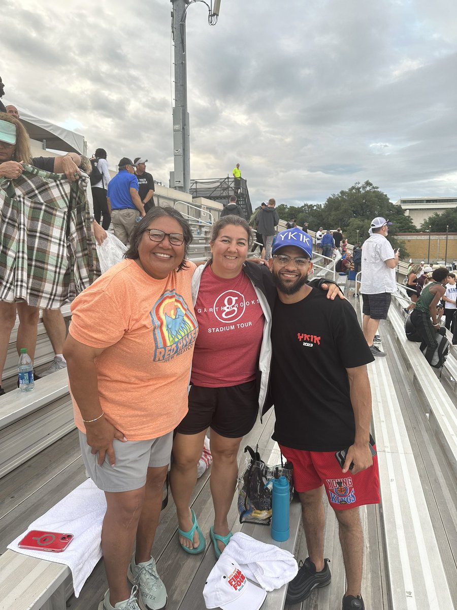 coachquicknick's tweet photo. Forever True. ๐ค๐ฝ๐
Some of my favorites & forever ๐โs Congratulations to Hannah Love on her Bronze medal in the 100M๐ฅ & Favor Anyanwu on getting the opportunity to defend her State title in the Shot Put! Sachse T&F is in GREAT hands @coachPattersonA โผ๏ธ
#SachseU x #GISDPRODUCT https://t.co/BKft2FyKsG