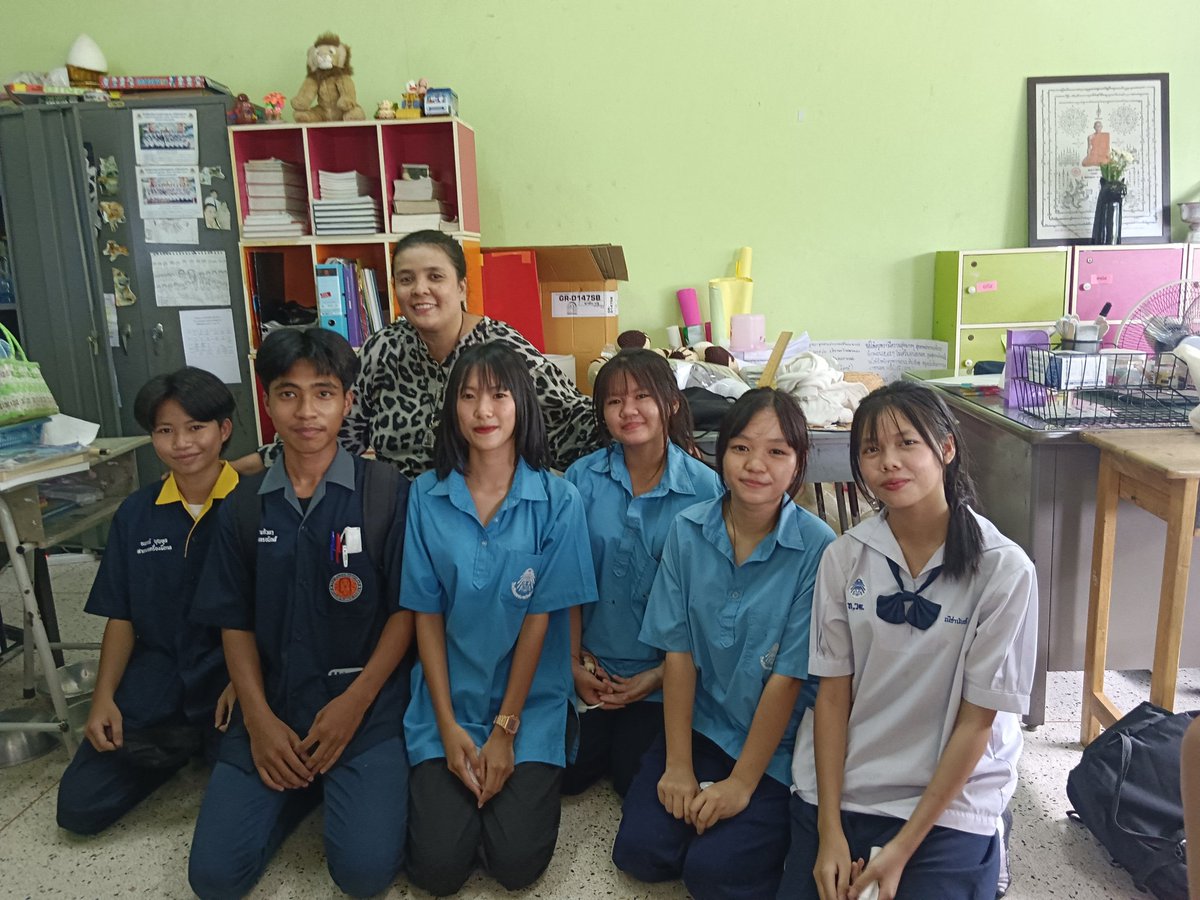 indiadark's tweet photo. ลูกๆมาเยี่ยม https://t.co/lfKnnIP9j1