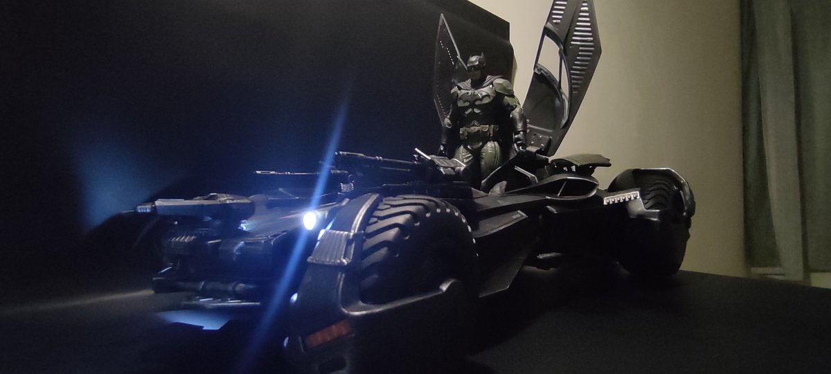 TheGlriousPicts's tweet image. ✨✨✨✨✨✨✨✨✨✨
The Batmobile is here!!!!!!
✨✨✨✨✨✨✨✨✨✨
It&apos;s truly one of the most beautiful things I&apos;ve ever seen!!!

Thank you so much @ZackSnyder sir and @afspnational 

#FullCircle
#ZackSnyder 
#AFSP