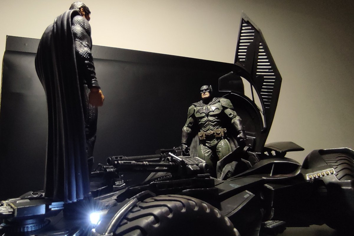 TheGlriousPicts's tweet image. ✨✨✨✨✨✨✨✨✨✨
The Batmobile is here!!!!!!
✨✨✨✨✨✨✨✨✨✨
It&apos;s truly one of the most beautiful things I&apos;ve ever seen!!!

Thank you so much @ZackSnyder sir and @afspnational 

#FullCircle
#ZackSnyder 
#AFSP