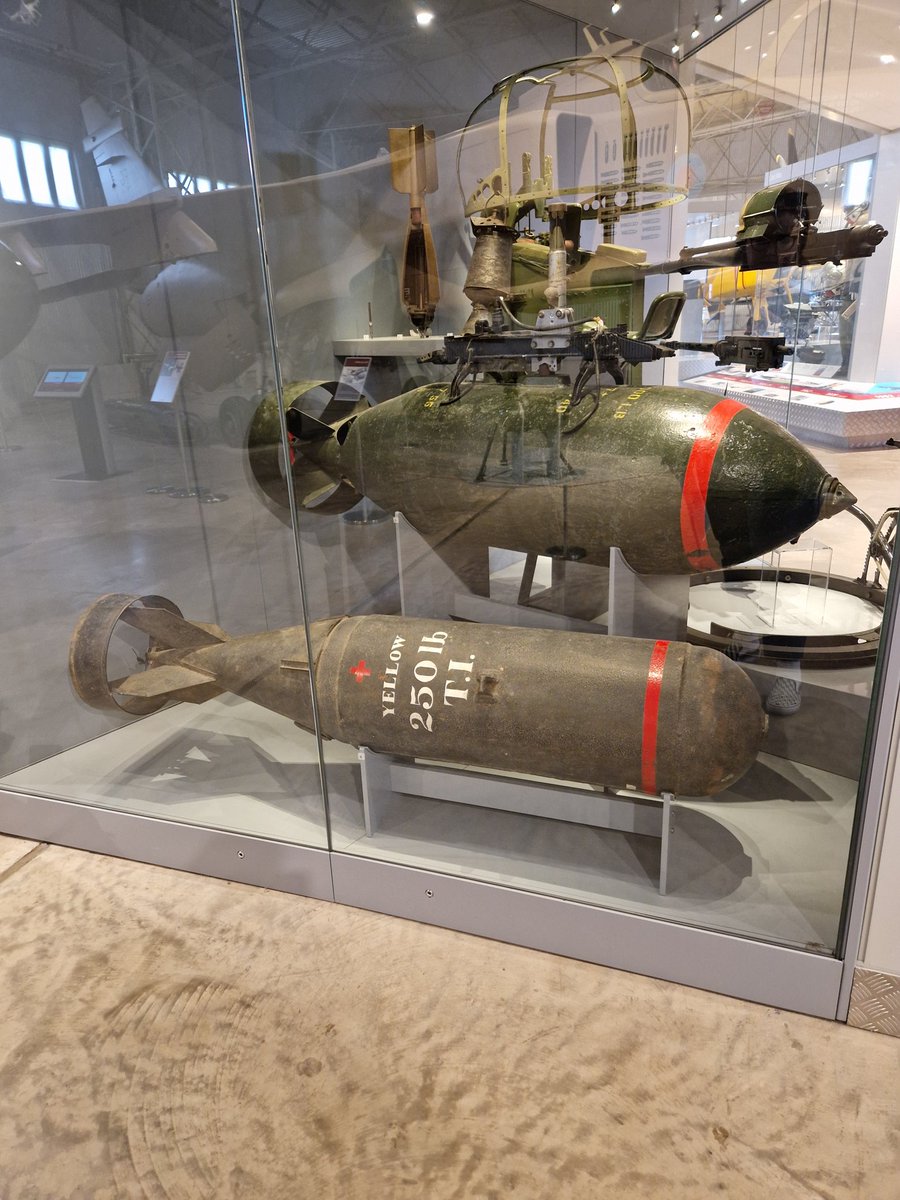 Excellent day out for the S3 trip at the Museum of Flight with the amazing <a href="/BoclairHistory/">BoclairHistory</a> department! Thank you for giving me the opportunity to join in on the fun 😊