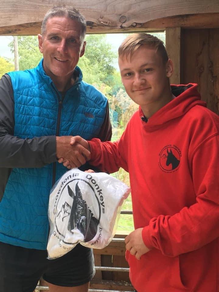 Snowdonia Donkeys need your vote to win a grant to continue the amazing work they do. We loved meeting <a href="/IoloWilliams2/">Iolo Williams</a> through Children in Need. Did you know the ways donkeys graze helps biodiversity too 💚
Watch our film and vote here 👇👇
thepeoplesprojects.org.uk/projects/view/…