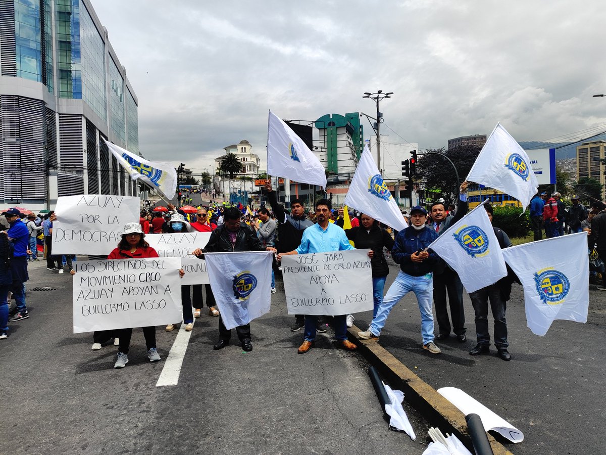 wilrobp's tweet photo. Defendemos la democracia desde las calles #FEPEA todos los Ecuatorianos de bien siempre unidos @mariocuvi @henrycucalon @KAROLURIBEVELEZ altivos y combativos https://t.co/9WkQHKX7xY