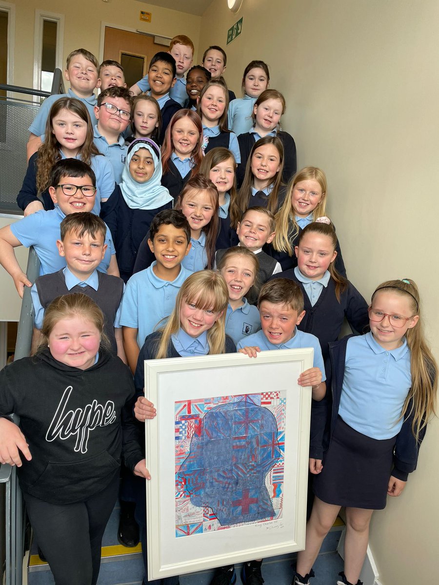 BurghPrimary's tweet photo. Our P4 class created this amazing piece of artwork for the King’s coronation - we would love to get it to His Majesty so please help us by liking and retweeting @EducationSLC @slcHealthy @KensingtonRoyal @RoyalFamily #KingCharlesCoronation #Art #TeamBurgh #DREAMbig https://t.co/PA375NYnsk