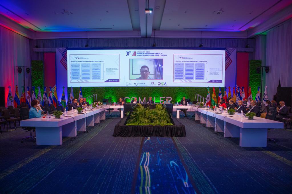 aduanard's tweet photo. Uno de los temas del cuarto panel de #COMALEP2023 "Seguridad y Control de Aduanas" es la importancia de las aduanas en el control del comercio de bienes estratégicos. #ReuniónRegionalAduanas #AduanasRD https://t.co/u0BattvC7S