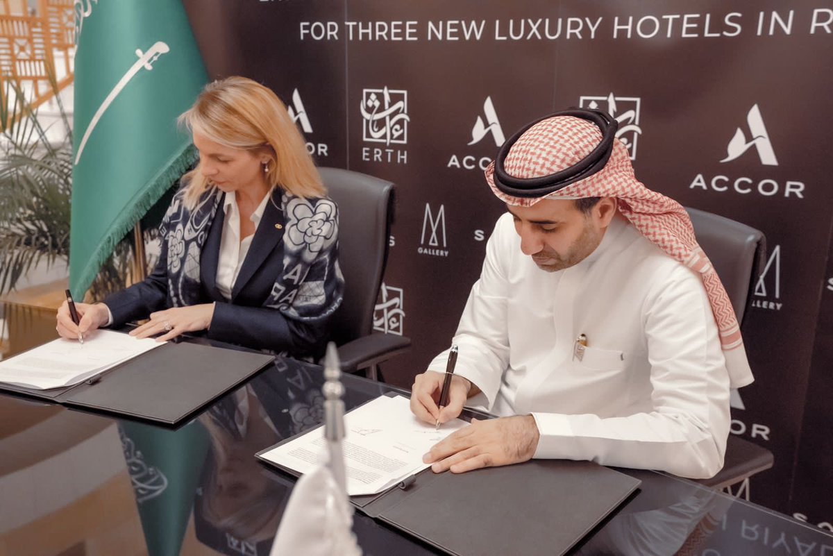 HashKSA's tweet photo. بقيمة تتجاوز 4.2 مليار ريال..

"إرث العقارية" تطور مشروع متكامل بالرياض وتبرم عقودًا مع "مجموعة أكور العالمية" لإدارة وتشغيل فندقي رافلز وسوفيتيل للإقامة الممتدة، اللذان يضمان نحو 500 غرفة، بالإضافة إلى منتجع إم غاليري المكون من 60 فيلا. 
@Erth_RealEstat

ad https://t.co/G617I76Kgz