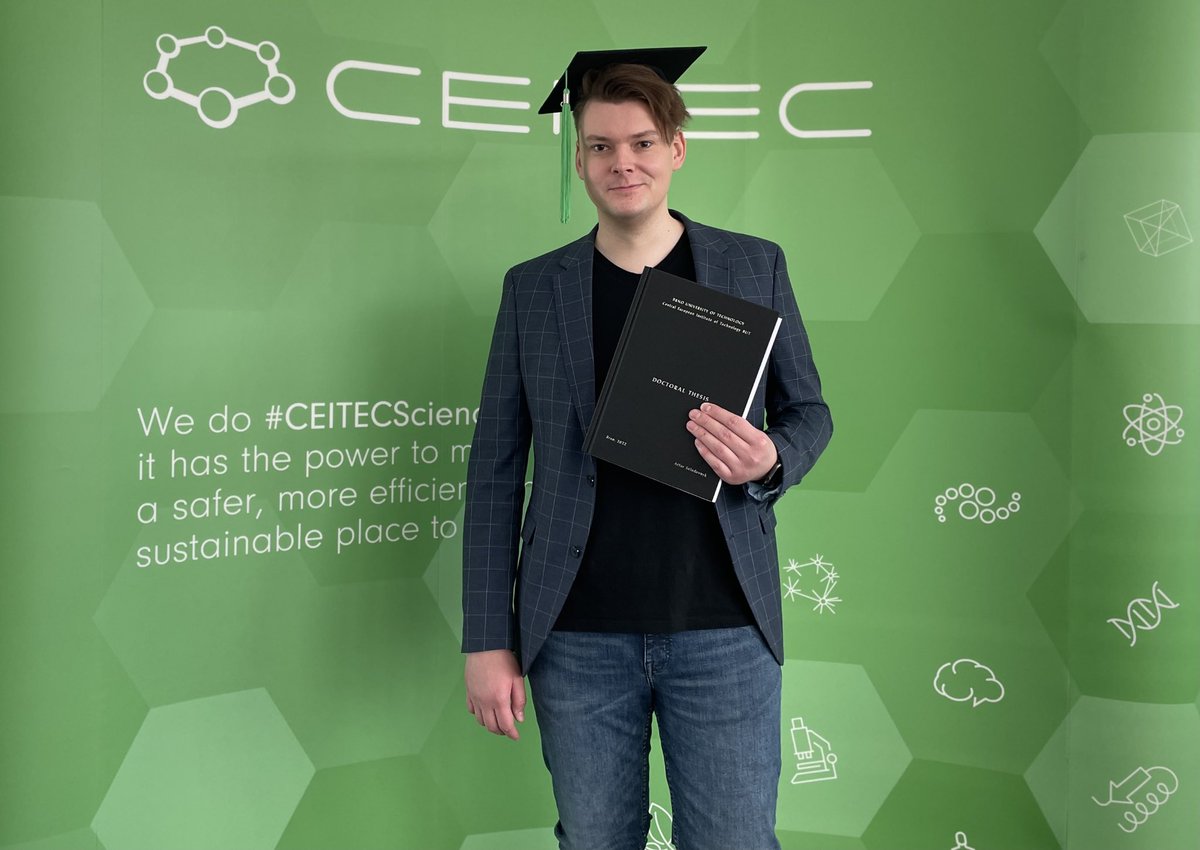 CEITEC_Brno's tweet photo. Congratulations to Artur Soldovnyk, Ph.D.! 💚
He successfully defended his doctoral thesis with the topic "Magneto-Optical Studies of Solid States Materials" at @CEITEC_Brno @VUTvBrne 👏🏻
#CEITECScience #CEITECPhD #CEITECAlumni https://t.co/Y2ID5FHPKh