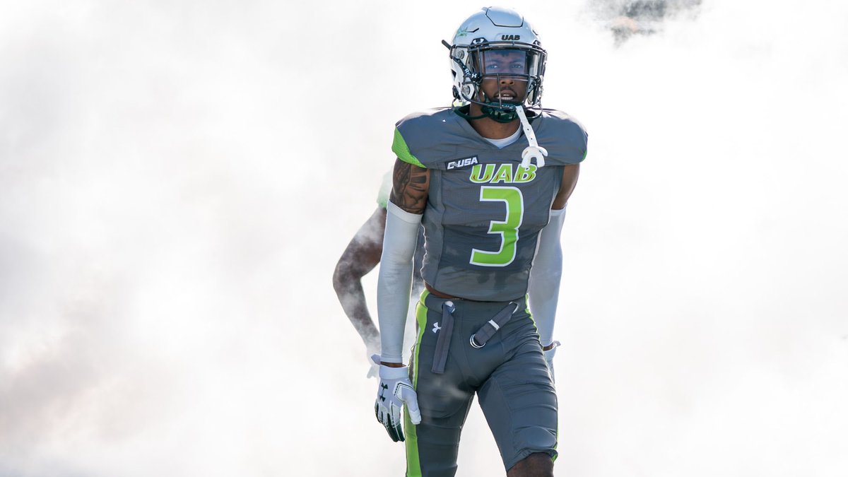 SgRambo3's tweet photo. After a brief conversation with @CoachM_Patrick I'm blessed to receive an offer from University of Alabama!! @RecruitManatee @JacquezGreen @ManateeFB @Rivals @BigCountyPreps1 @larryblustein @TheUCReport @ConleyTZiah @UAB_FB https://t.co/7L6MbMANcb