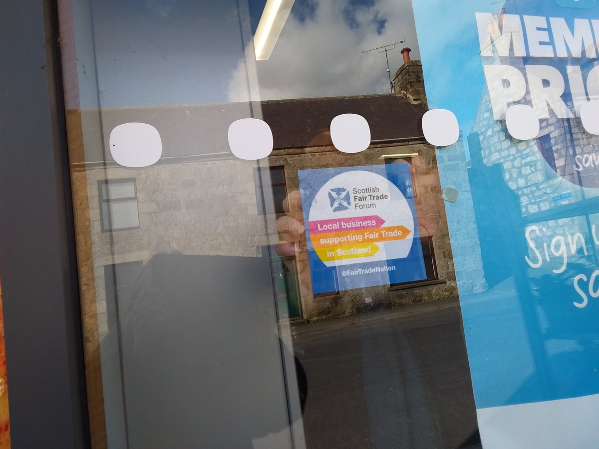 babshooli's tweet image. Here's @coopuk #Strichen getting its #Fairtrade window sticker from @FairTradeNation 
Check out other venues stocking Fairtrade in Scotland here
scottishfairtradeforum.org.uk/get-involved/f…