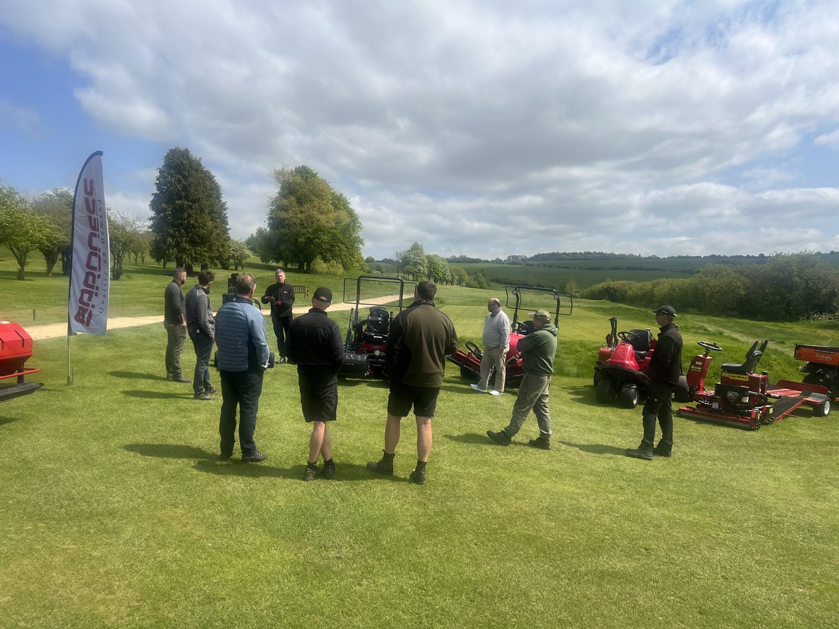 baronessuk's tweet image. Another fantastic “Cut, Core, Collect, &amp;amp; Roll” day for @baronessuk this time with @ListerWilderGC @OgbourneDownsGC