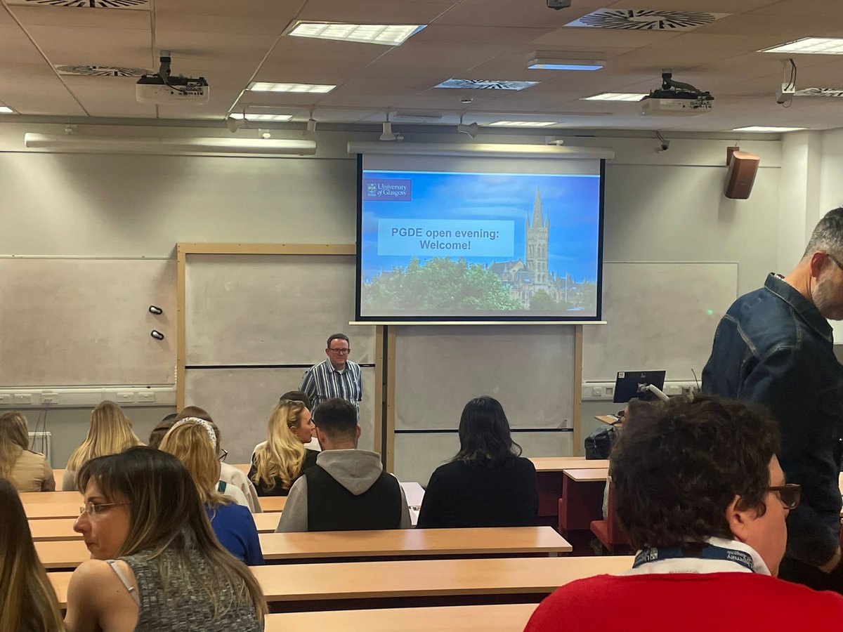 UofGEducation's tweet photo. Wonderful to see so many prospective students at our PGDE Open Evening. Hoping to welcome many of you to the School this year!
#SayYestoMakingaDifference #UofGPGDE https://t.co/gWTCdwB5ZB
