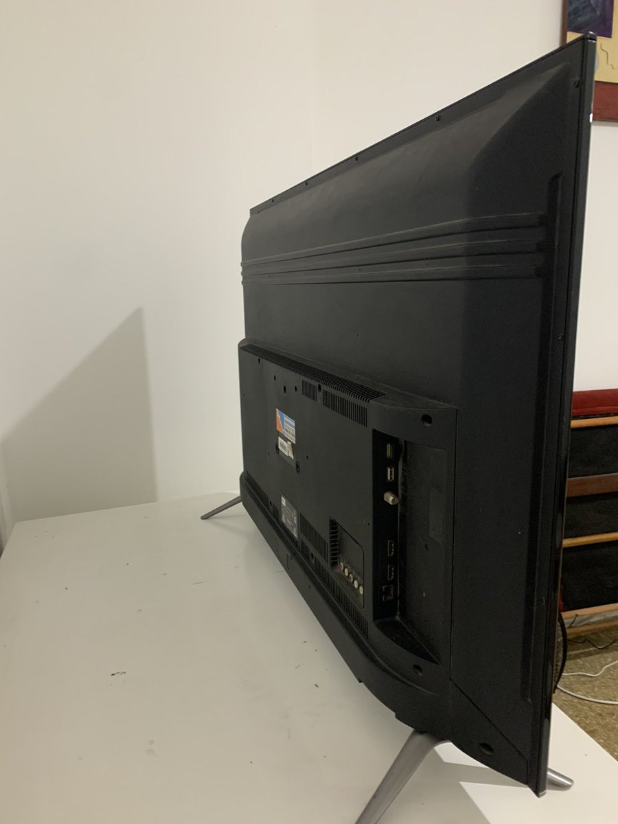 Hola <a href="/VivireNuevaCba/">VivirenNuevaCórdoba®</a> vendo TV SMART TCL 42 pulgadas , tiene rota la pantalla pero se puede arreglar 
$20.000 precio negociable 
Se puede ver en nueva Cordoba 
Agradezco difusión