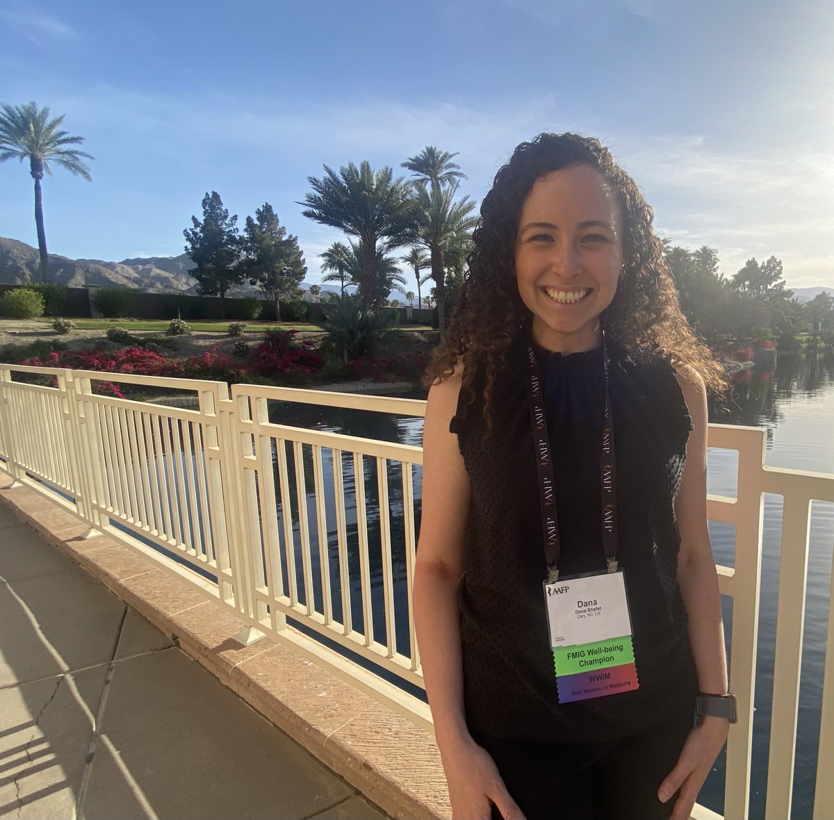 @ECUBrodySOM Service-Learning Scholar @ShefetDana recently represented BSOM at @aafp  Health and Well-being Conference in Palm Springs, CA with her new role as a Well-being Champion! 🎉#aafpwellbeing