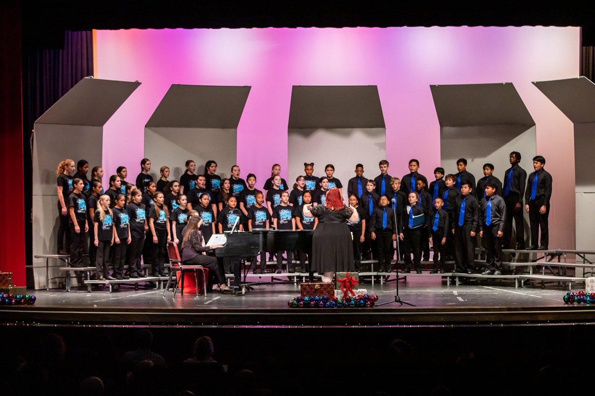 Jupmiddle's tweet photo. "If it's love we give
Then it's love we reap
If we want a garden
We're gonna have to sow the seed."
Tonight, 7PM, Dwyer High School
JMS Choirs are #unitingourworld. Representing minorities in music with pieces by women and POC. #reducedinequalities #interculturalunderstanding https://t.co/Mwiv3Wrh5M