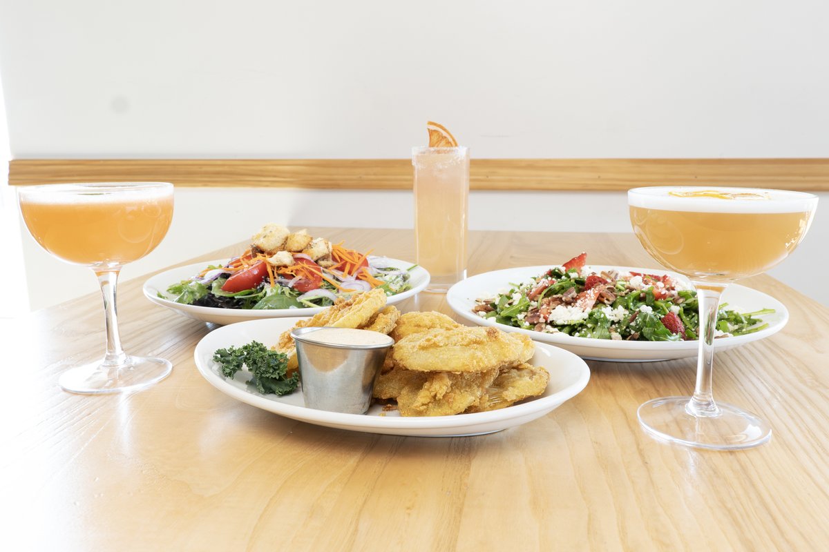 ozark_biscuits's tweet photo. Our extensive menu has many staples as well as some rotating favorites. Stop on by and pull up a chair. We're sure to have something to satisfy every appetite.
#food #cocktails #friedtomatoes #yum https://t.co/QWUWUeXe1J