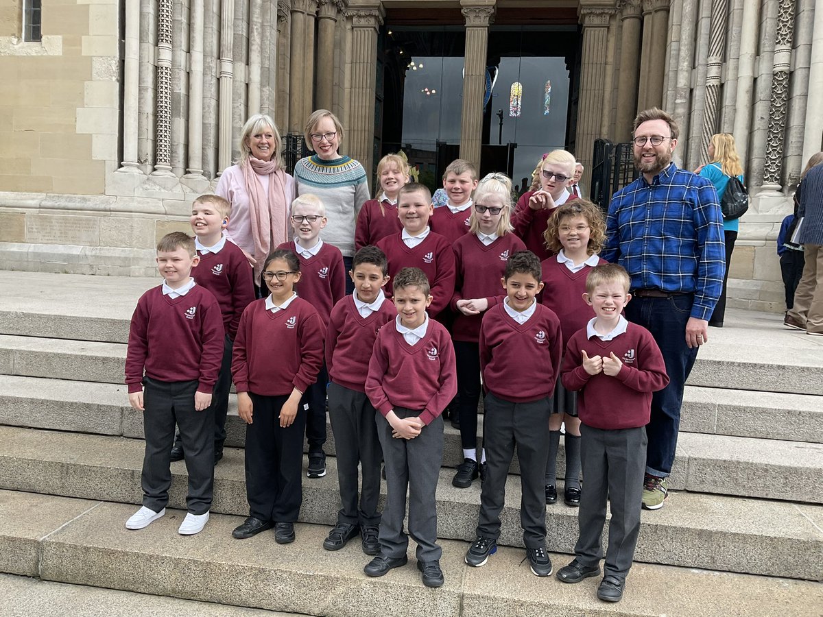 JordanstownS's tweet photo. Well done to our pupils who were performing by singing and signing 🤟🏾at St Anne’s Cathedral in Belfast today. You made us all very proud  ✨🎶 @StAnnesPCA https://t.co/GXjB9mTI78