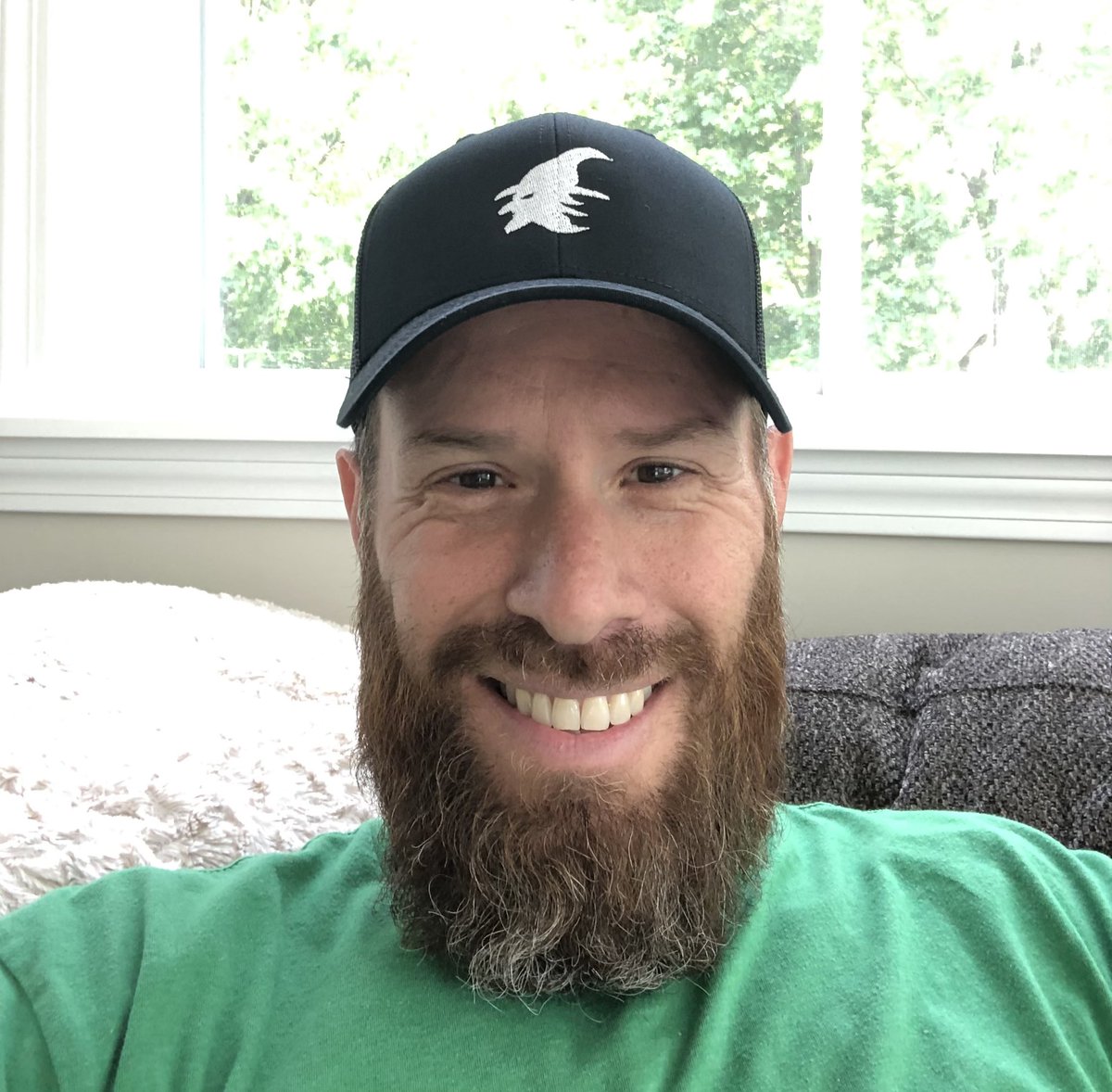Got my SnapBack from <a href="/IrishOracle/">𝕴𝖗𝖎𝖘𝖍𝕺𝖗𝖆𝖈𝖑𝖊 💎✂️🧻</a> Stoked to be able to rep one of my favorite projects IRL🔥🔥 Appreciate you sticking with the delivery on multiple attempts <a href="/toastpunk/">🍞ToastPunk.eth</a> and @fehmie_viper