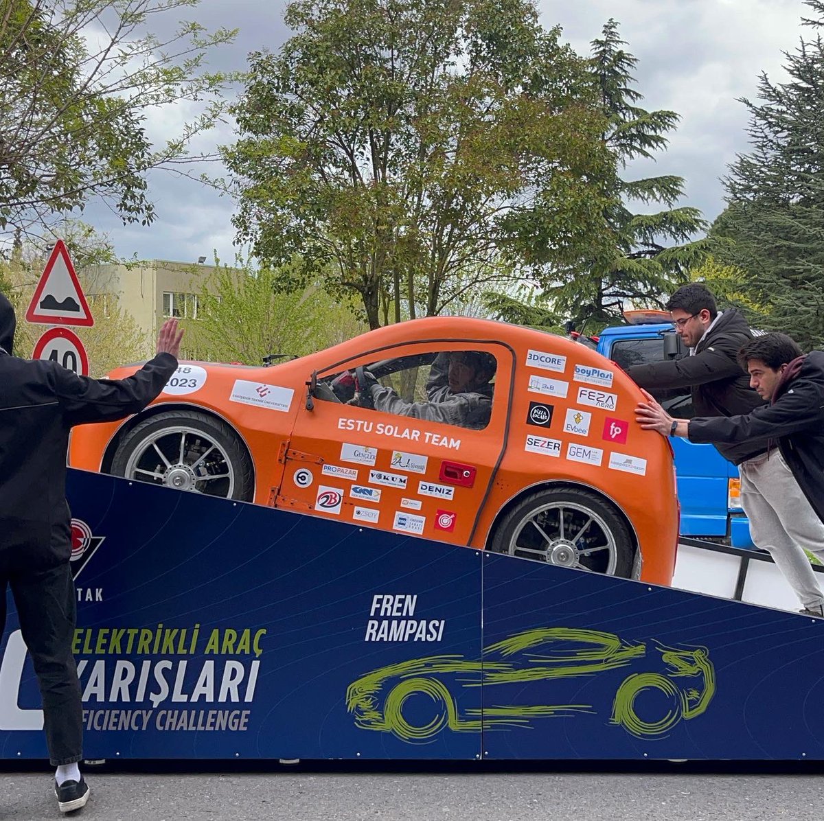 estusolarteam's tweet photo. TEKNOFEST'23 🧡
#estusolarteam #tübitak #Teknofest #efficiencychallenge https://t.co/lHIkuZaCYb
