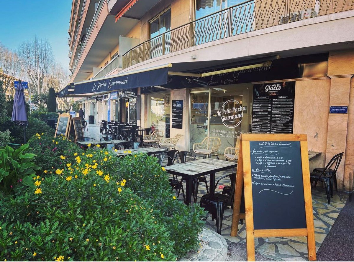 VilledeCagnes's tweet photo. Bienvenue au #restaurant "Le petit pacha" ! 🧇
Ce restaurant familial vous accueille dans leur beau restaurant au 2 av de Nice.
Une cuisine 100% #méditerranéenne avec des plats #faitsmaison et en prime une crêperie en service non stop !
Pleine réussite à vous🎉 #nouveacommerce https://t.co/nSSlerECRh