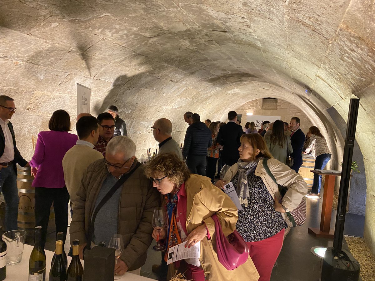 CriteriaGrupo's tweet image. Muchas gracias a @BodegasValdemar por contar con #Calado by #GrupoCriteria para la organización del showroom de vuestros vinos. 🍷

Un verdadero placer. 👏

Si quieres usar nuestros #espaciossingulares, ponte en contacto con nosotros:
📞 607 726 643
📩 info@calado.es