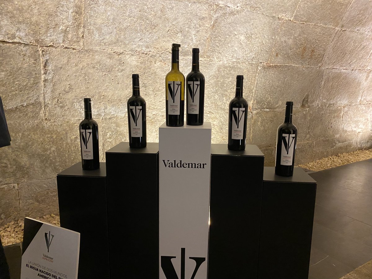 CriteriaGrupo's tweet image. Muchas gracias a @BodegasValdemar por contar con #Calado by #GrupoCriteria para la organización del showroom de vuestros vinos. 🍷

Un verdadero placer. 👏

Si quieres usar nuestros #espaciossingulares, ponte en contacto con nosotros:
📞 607 726 643
📩 info@calado.es