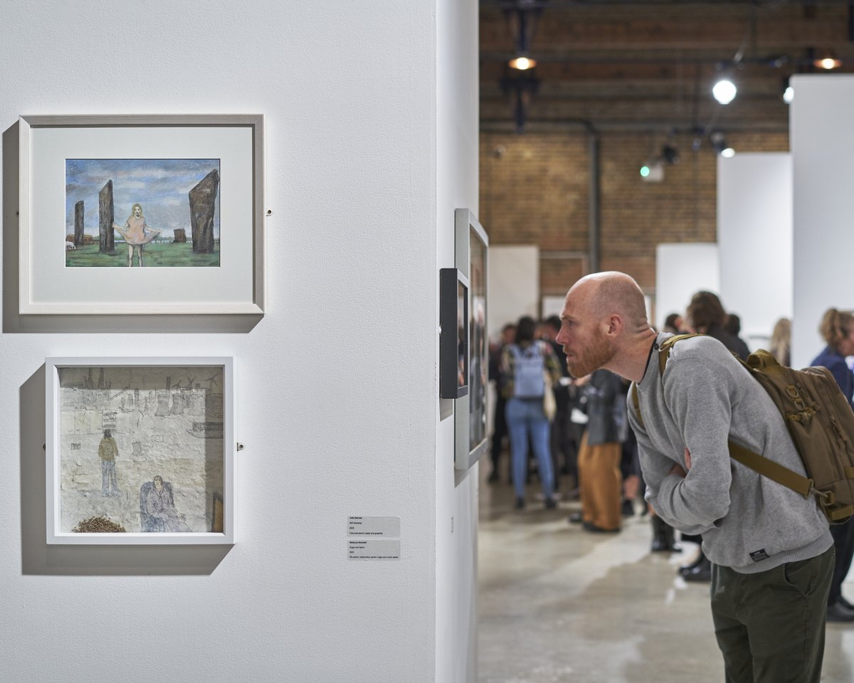 DO YOU DRAW? ✍️ 

This is your sign to enter the UK’s top drawing competition, the Trinity Buoy Wharf Drawing Prize.

The Prize welcomes artists of all backgrounds, working in diverse styles and techniques, from traditional to experimental or digital ✏️

tbwdrawingprize.artopps.co.uk