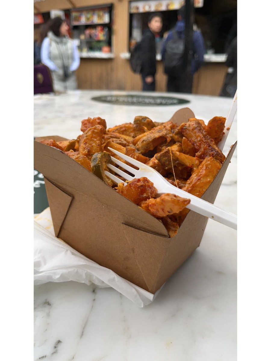 I have come to the conclusion that if one shop has good food, then the shops around it are good too