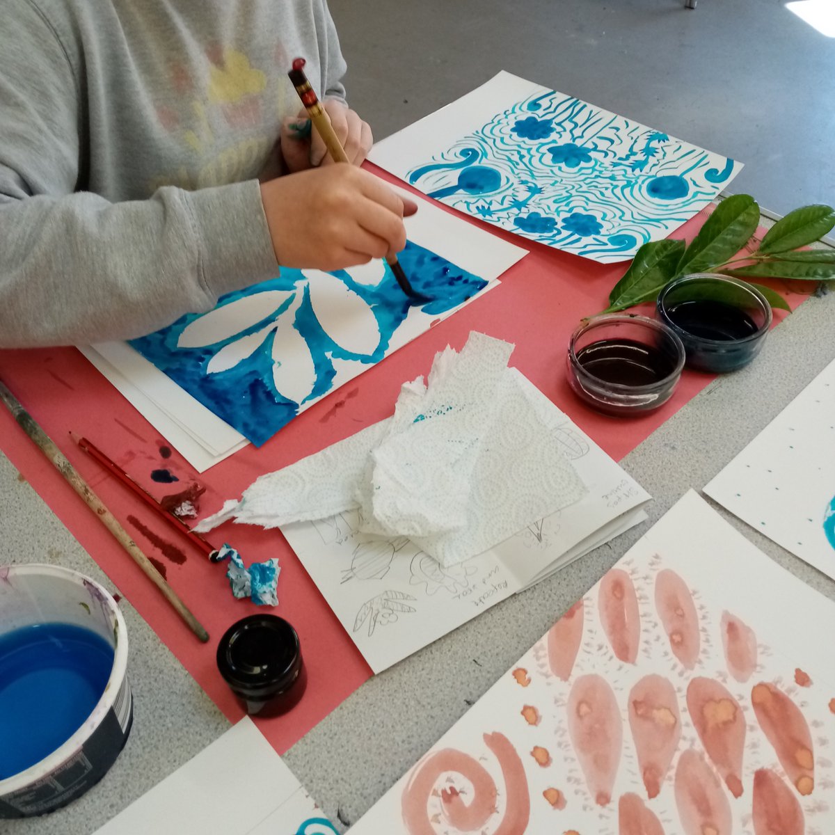 Denbighshire <a href="/CriwCelf/">Criw Celf</a>  members were with artist  Lisa Carter Grist on Saturday, using the galleries at <a href="/Ruthin_Crafts/">Ruthin Craft Centre</a>  to explore the work of Jeanette Orrell and responding using ink drawings