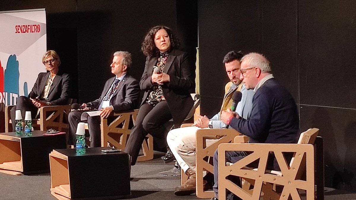 "È possibile che non si possa cambiare lo schema delle 40 ore settimanali e dei 5 giorni lavorativi? Bisogna uscire da questa visione novecentesca del lavoro". <a href="/FaustoDurante1/">Fausto Durante 🇪🇺</a> #NobilitaFestival