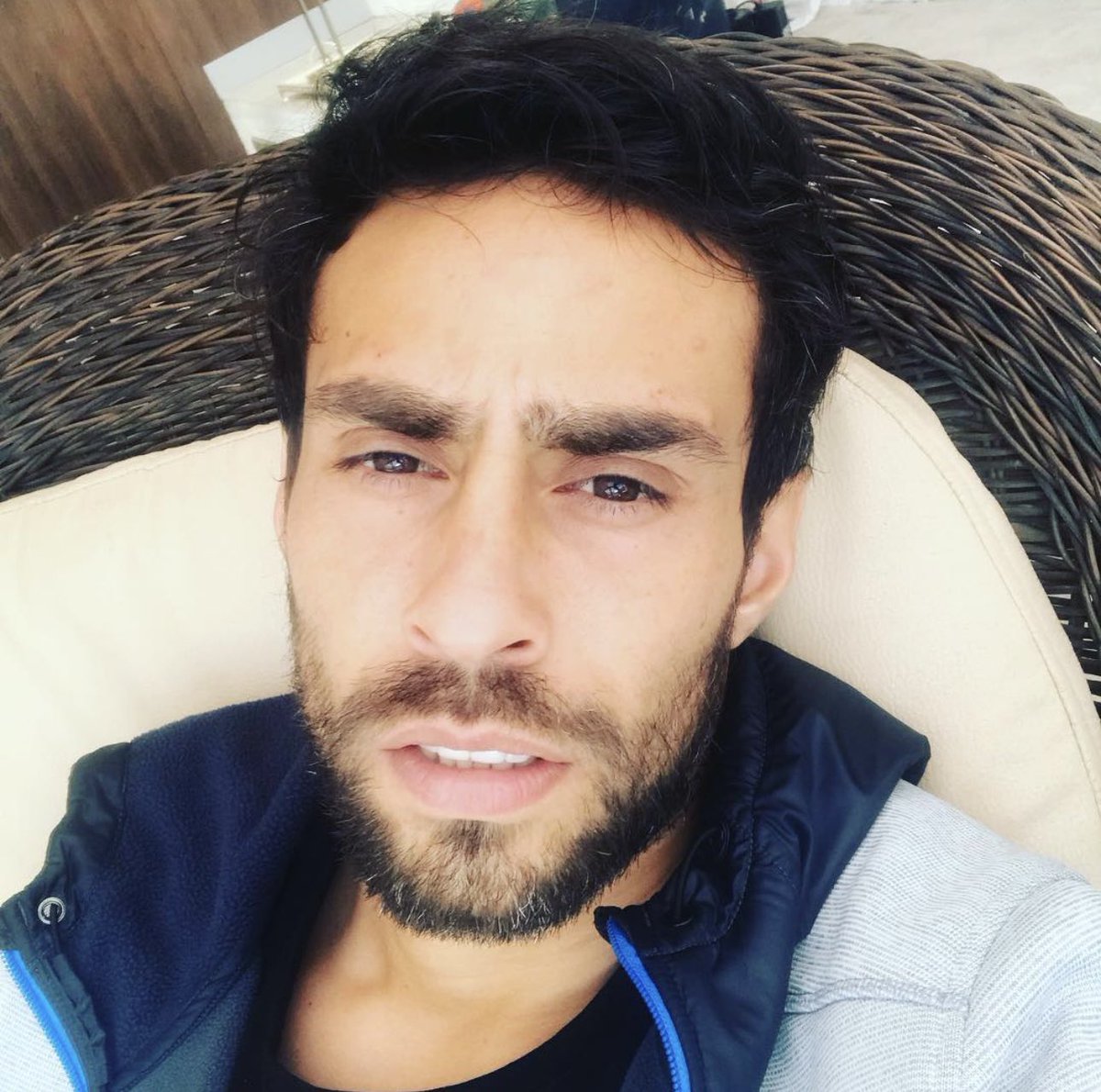 Valdivia recebe alta de hospital psiquiátrico após ficar internado por 3 dias por conta de síndrome do pânico.

O ex-jogador teve um problema mental associado a crises repentinas de ansiedade aguda, além de sintomas físicos e emocionais.

🗞 <a href="/geglobo/">ge</a>
📸 Reprodução