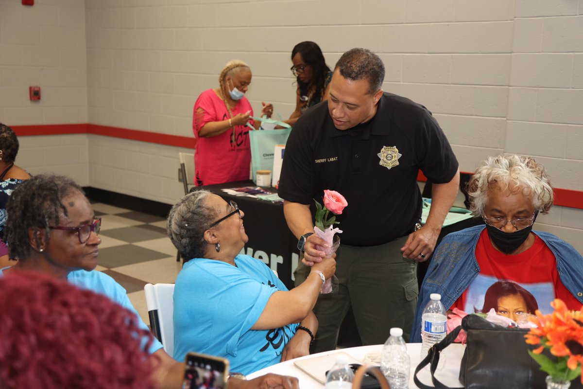 FultonSheriff's tweet photo. An unforgettable Mother's Day celebration filled with joy, love, and community spirit at C.T. Martin Recreation Center! Gratitude fills the air as Sheriff Patrick 'Pat' Labat passed out beautiful roses and to all who made this incredible event possible. #fcsostrong https://t.co/nP96RCoS2S