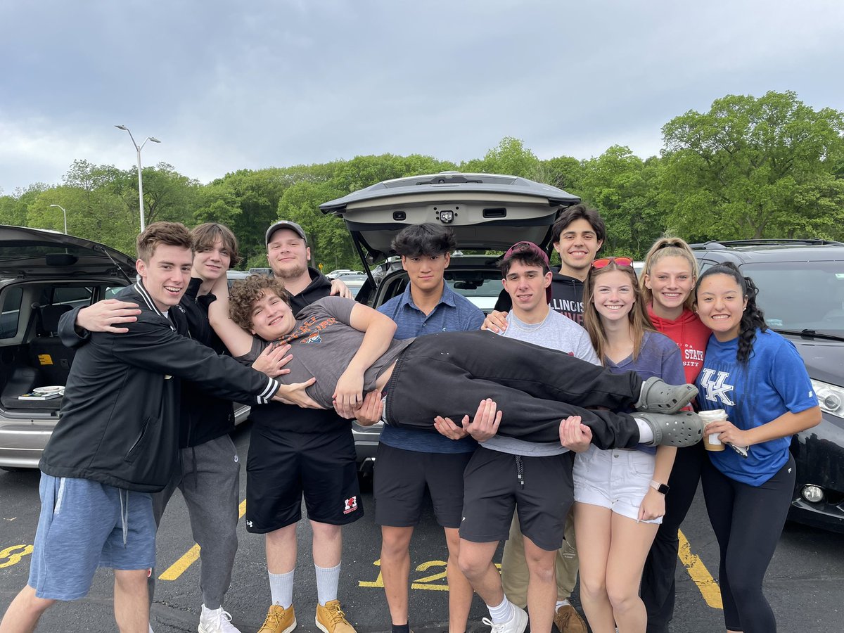 TheSeaver1's tweet photo. Class of 2023 senior tailgate #MSHawkpride #207Now https://t.co/yJtyc4KhdC